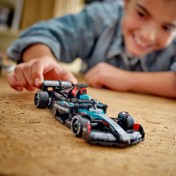 Lego mercedes amg W15 F1 race car - Image 6