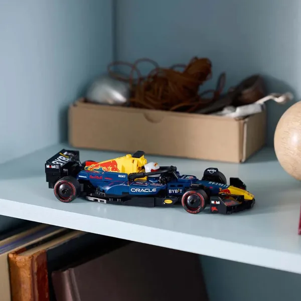 Lego red bull oracle RB20 F1 race car - Image 7