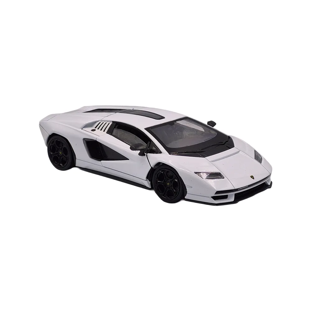 Lamborghini countach lpi 800-4  white, 1:24